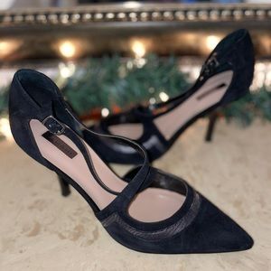 Tahari shoes ~ Tahari black pumps ~ Women’s 8.5 stiletto heel~
